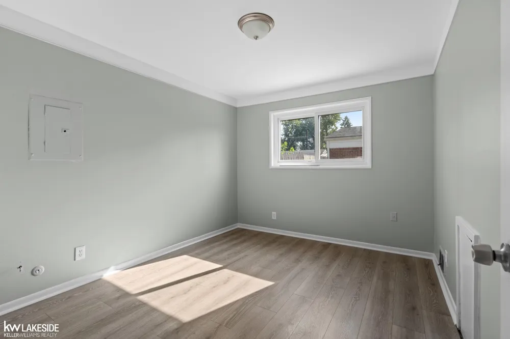21537 Parkway Street St Clair Shores City, MI 48082