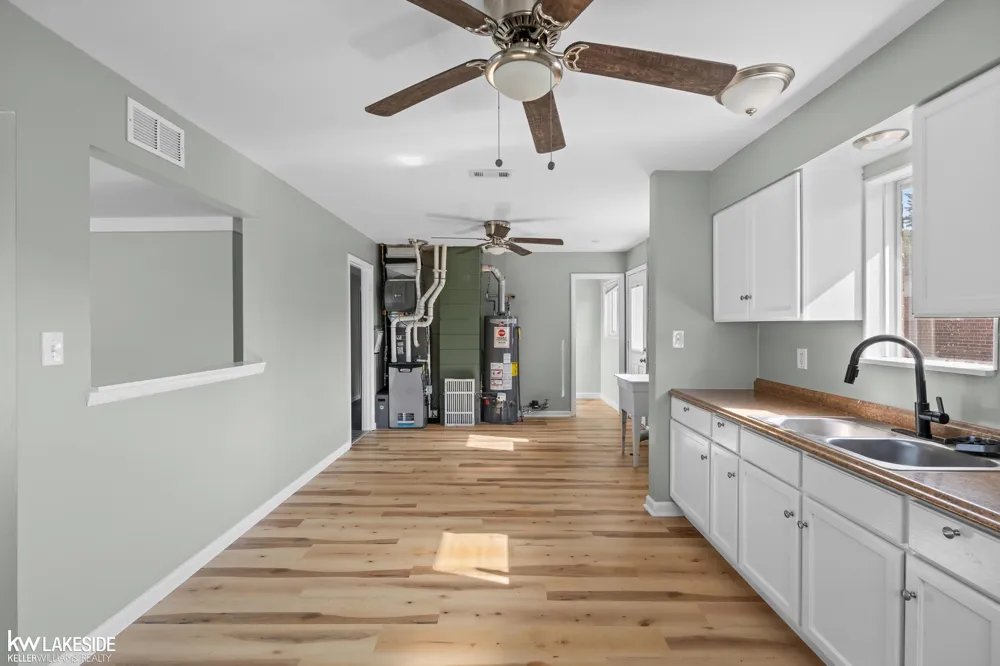 21537 Parkway Street St Clair Shores City, MI 48082