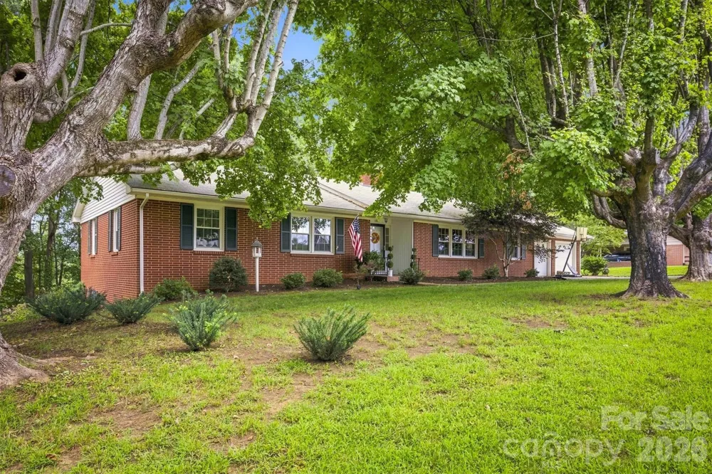1009 Randolph Circle SE Lenoir, NC 28645