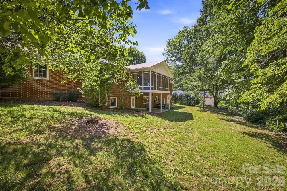 1009 Randolph Circle SE Lenoir, NC 28645