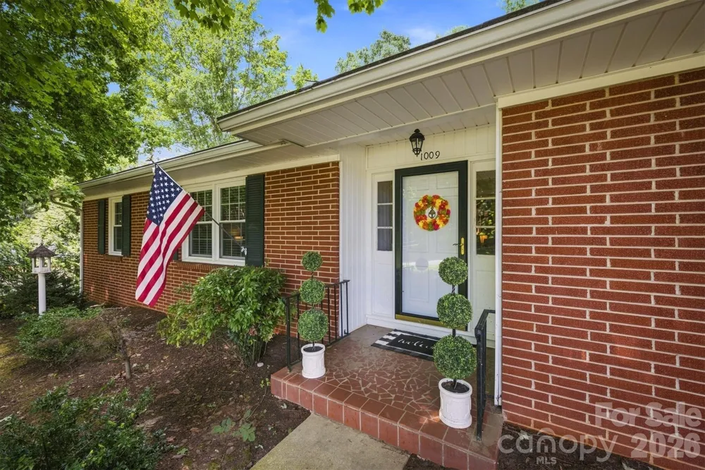 1009 Randolph Circle SE Lenoir, NC 28645