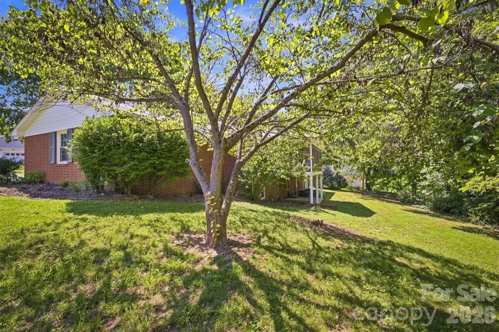 1009 Randolph Circle SE Lenoir, NC 28645