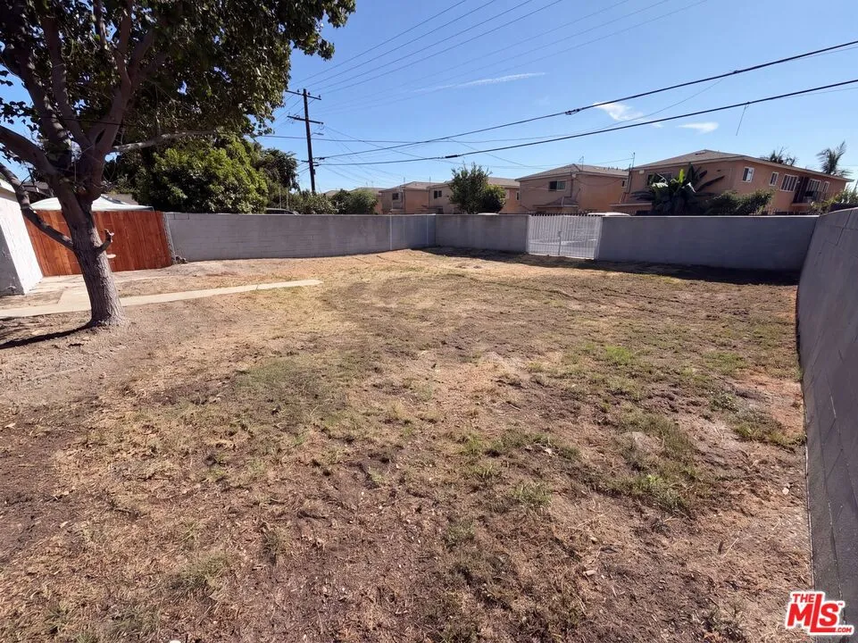 16503 S Cuzco Avenue Compton, CA 90221