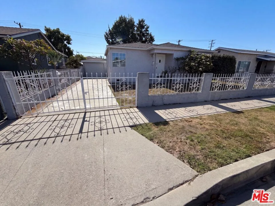 16503 S Cuzco Avenue Compton, CA 90221