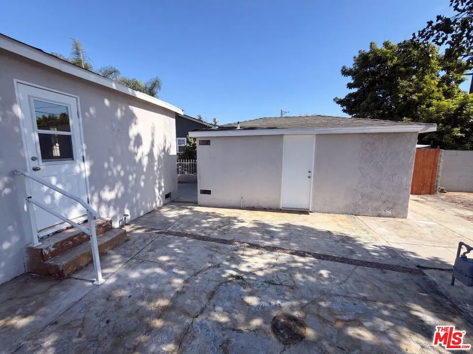 16503 S Cuzco Avenue Compton, CA 90221