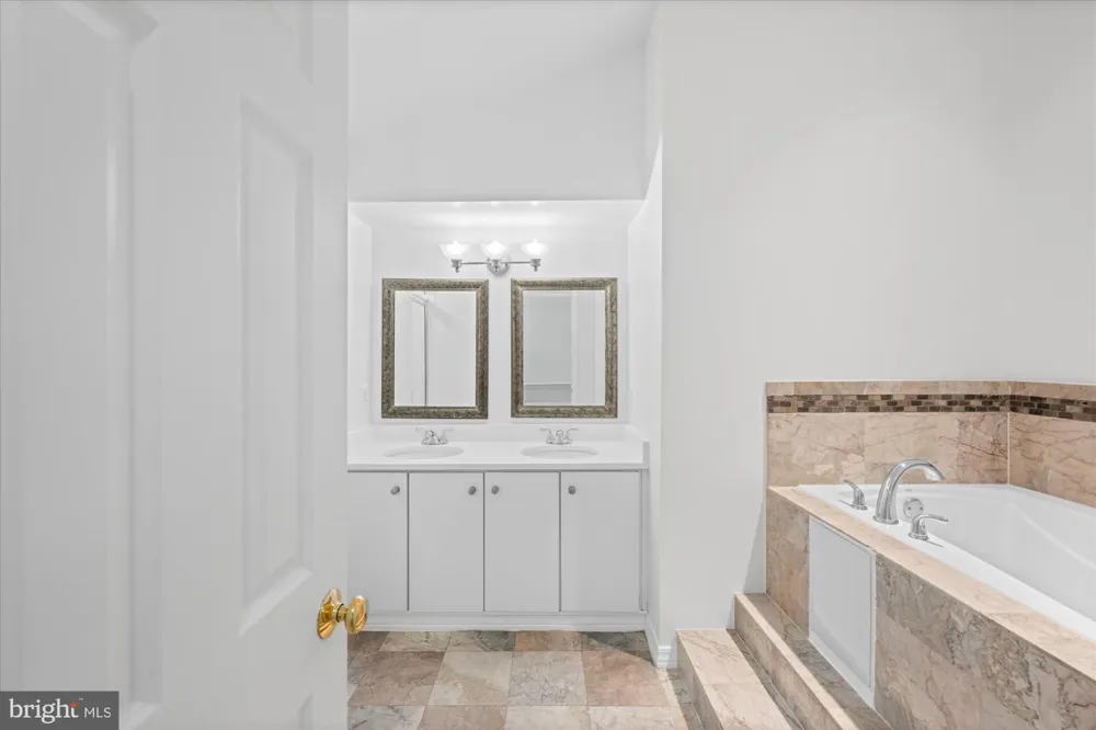 329 HELMUTH LANE Alexandria, VA 22304