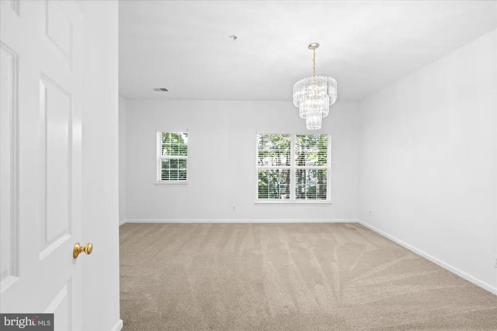 329 HELMUTH LANE Alexandria, VA 22304