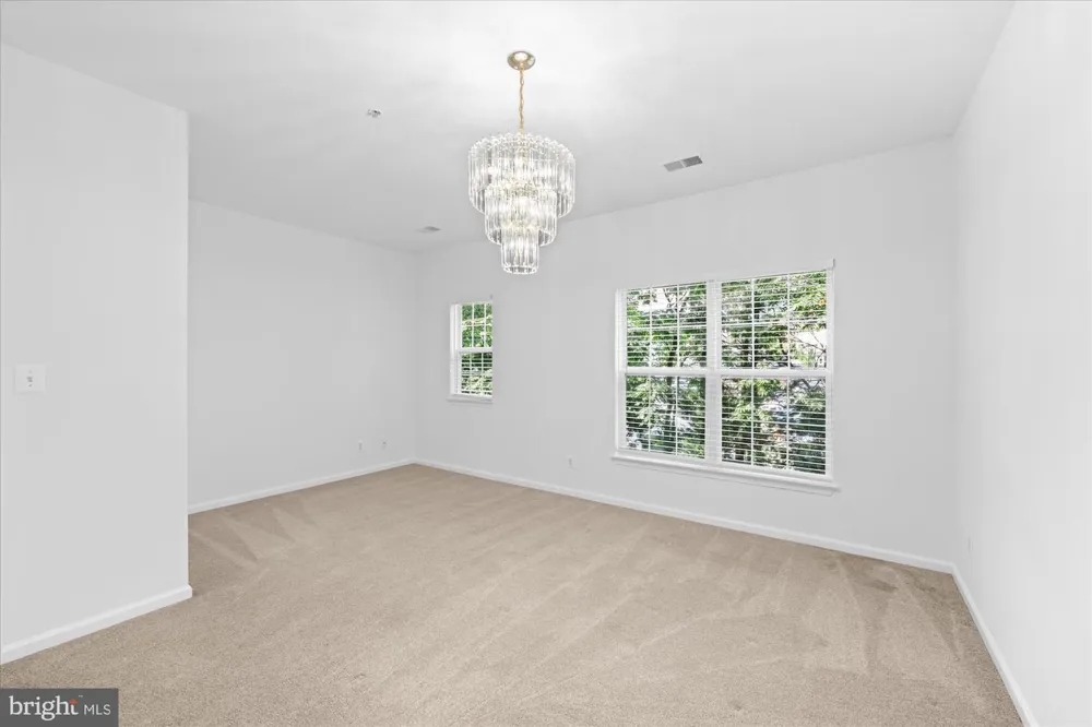 329 HELMUTH LANE Alexandria, VA 22304