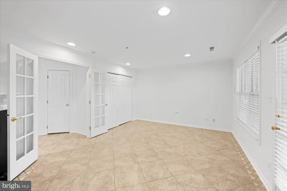 329 HELMUTH LANE Alexandria, VA 22304
