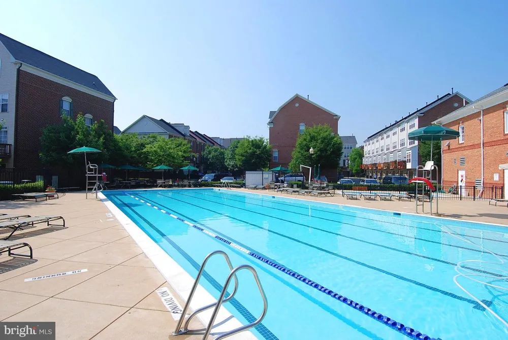329 HELMUTH LANE Alexandria, VA 22304