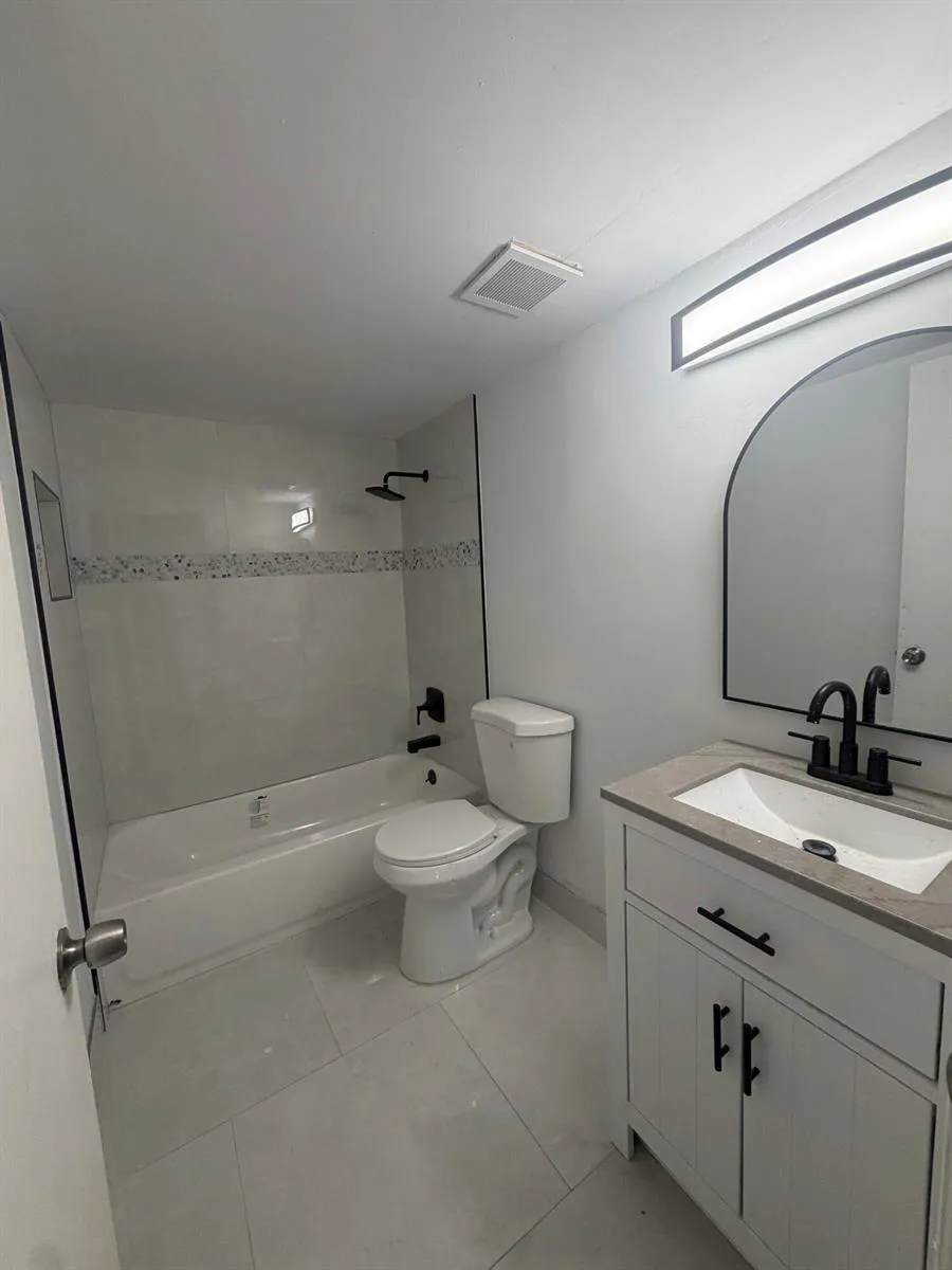 1303 NW 8TH AVENUE Fort Lauderdale, FL 33311