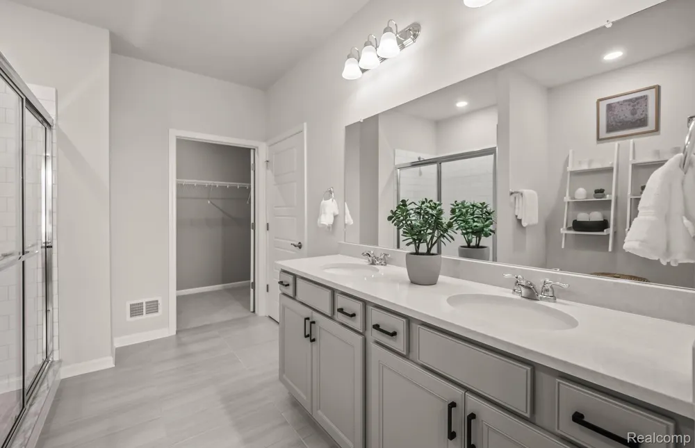 3004 Sheffield Circle Independence Charter Township, MI 48346