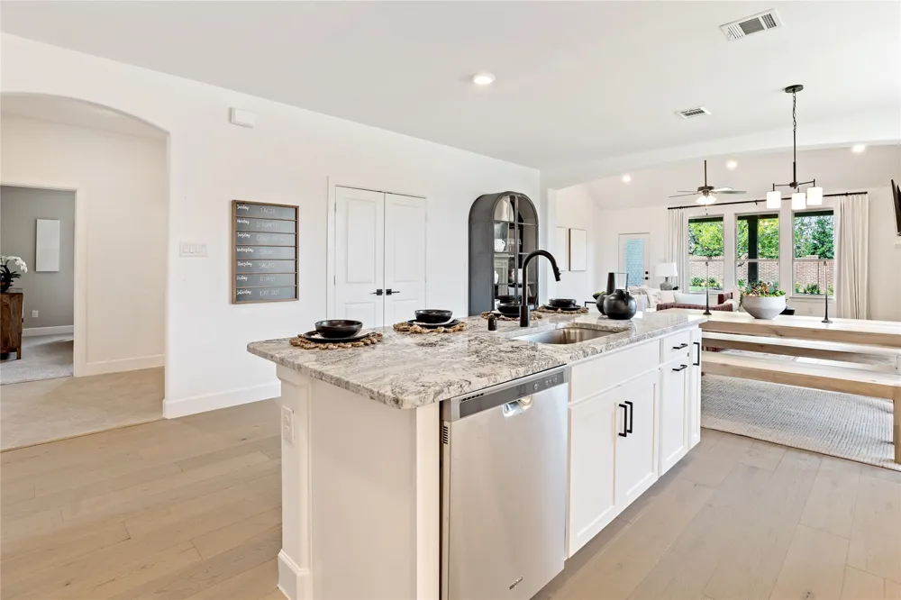 8713 Whirlaway Lane Aubrey, TX 76258