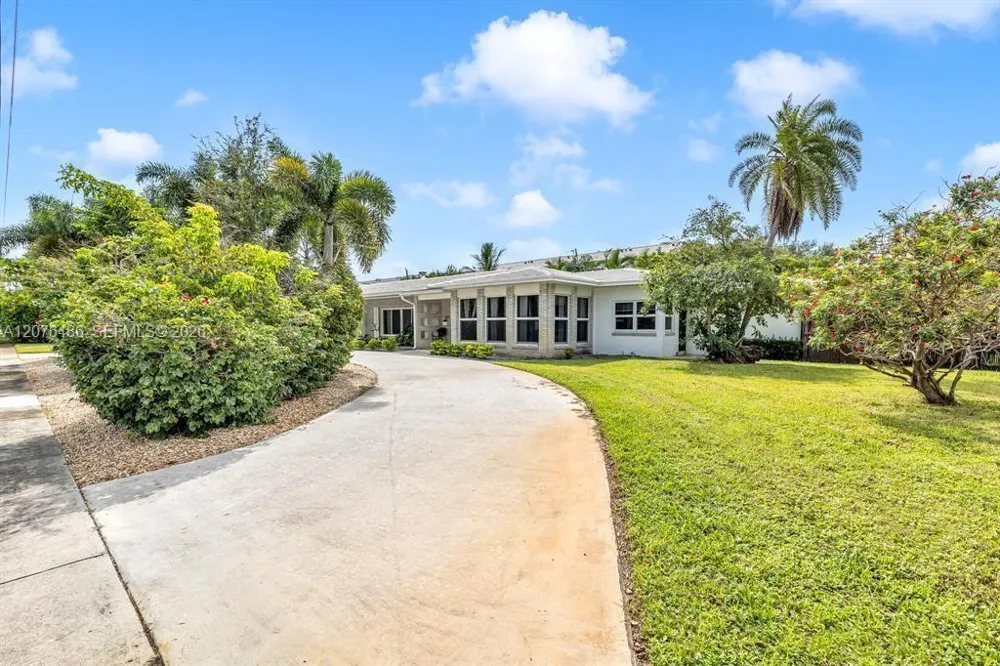 400 NE 2nd St Pompano Beach, FL 33060