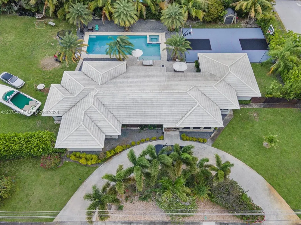 400 NE 2nd St Pompano Beach, FL 33060