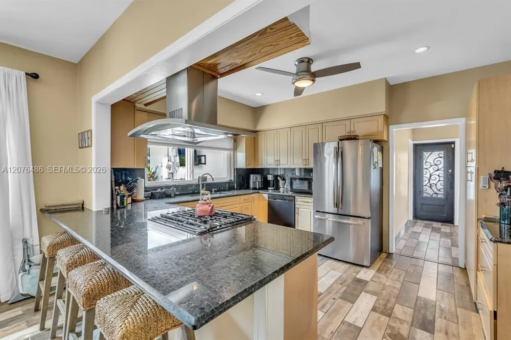 400 NE 2nd St Pompano Beach, FL 33060