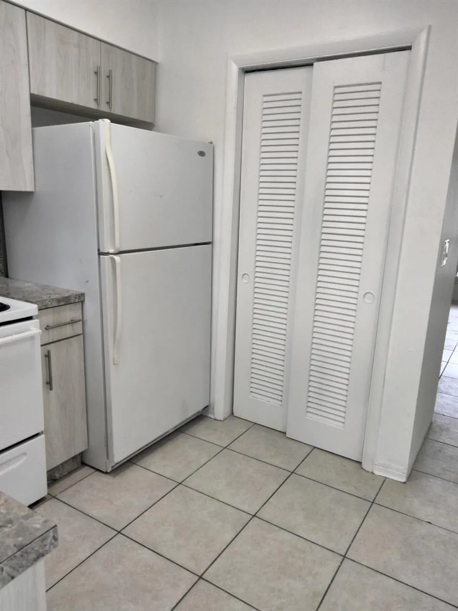 600 S Luna Court #23 Hollywood, FL 33021