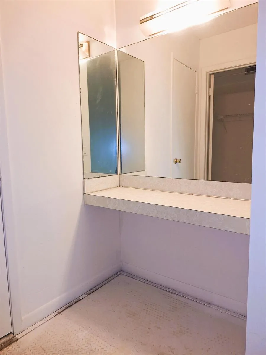 2900 NW 47TH TERRACE #303B Lauderdale Lakes, FL 33313