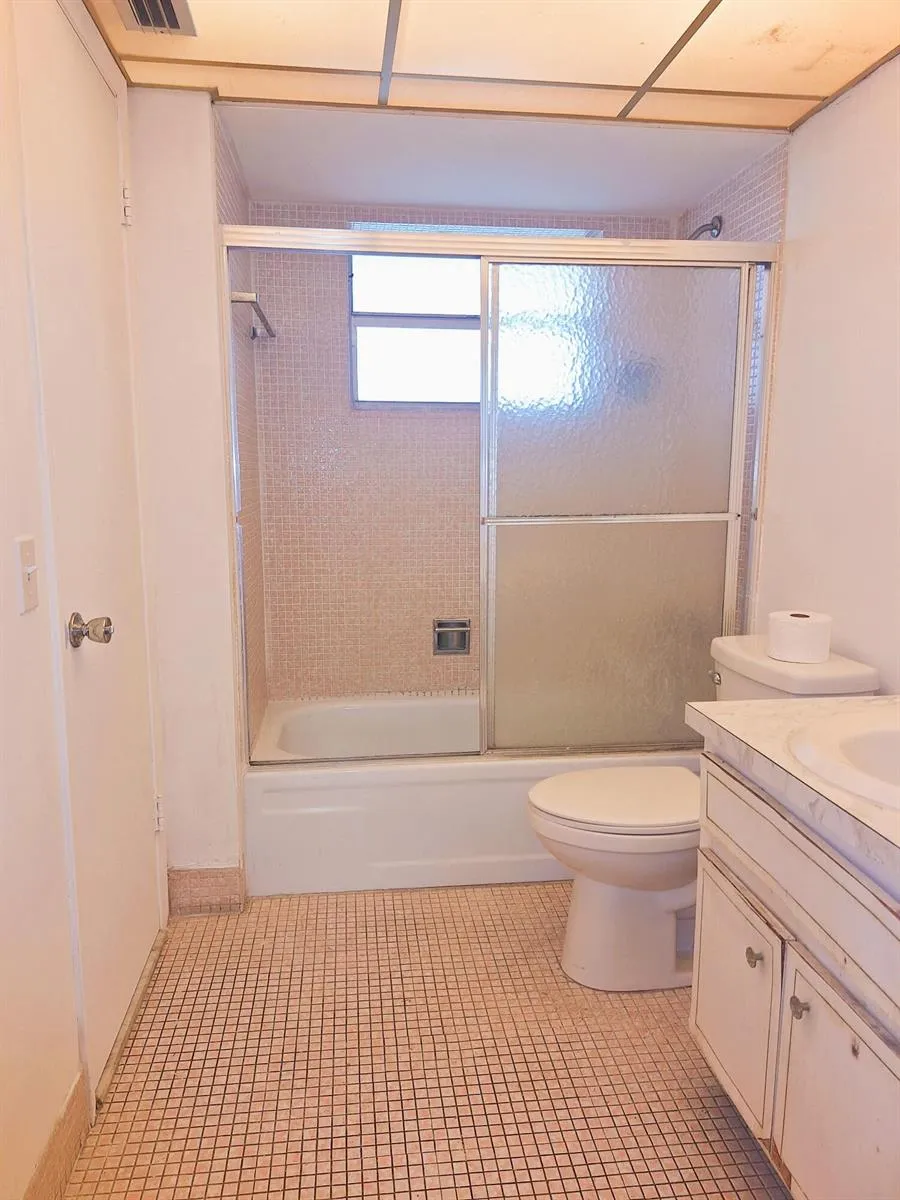 2900 NW 47TH TERRACE #303B Lauderdale Lakes, FL 33313