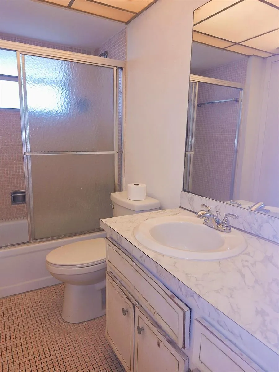 2900 NW 47TH TERRACE #303B Lauderdale Lakes, FL 33313