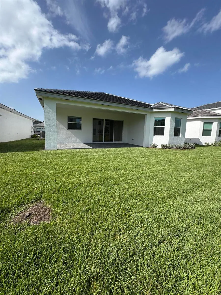 14212 Spruce Pne Drive Westlake, FL 33470