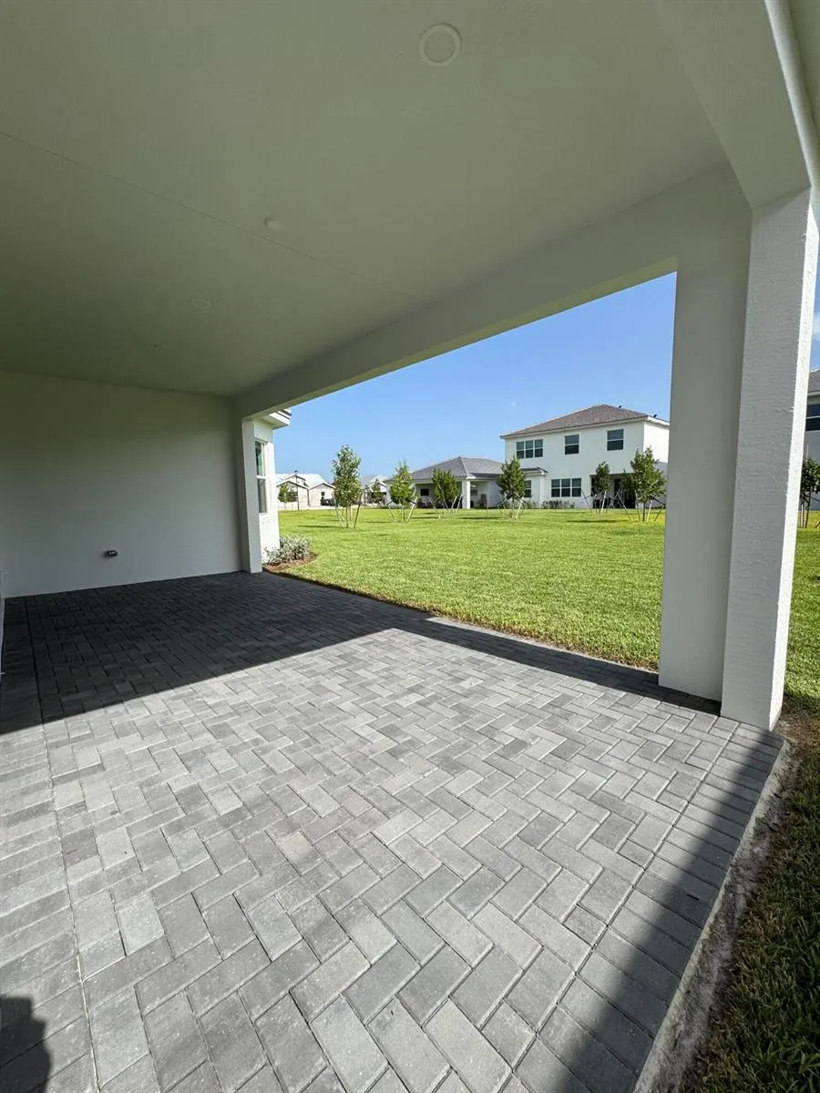 14212 Spruce Pne Drive Westlake, FL 33470