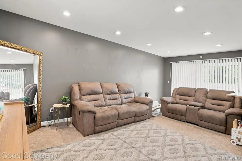 29293 Marshall Street Southfield City, MI 48076