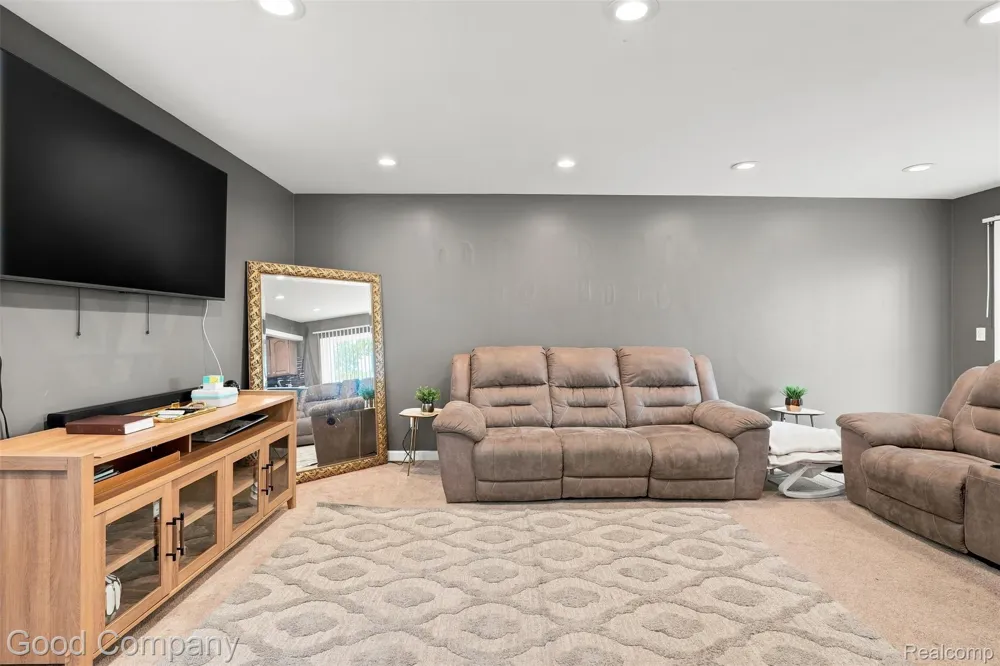 29293 Marshall Street Southfield City, MI 48076
