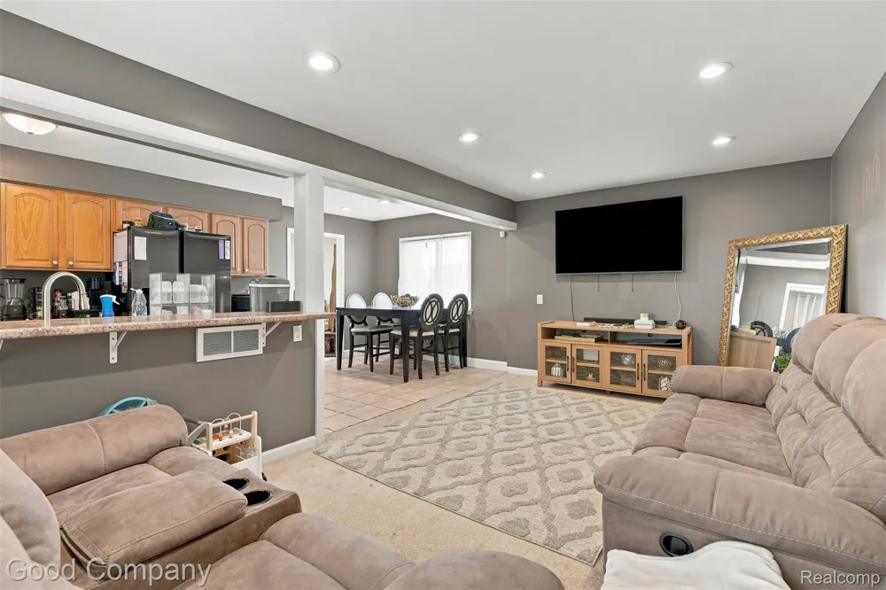 29293 Marshall Street Southfield City, MI 48076
