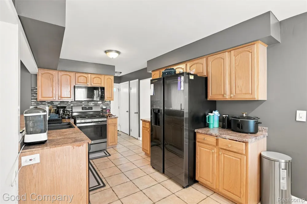 29293 Marshall Street Southfield City, MI 48076