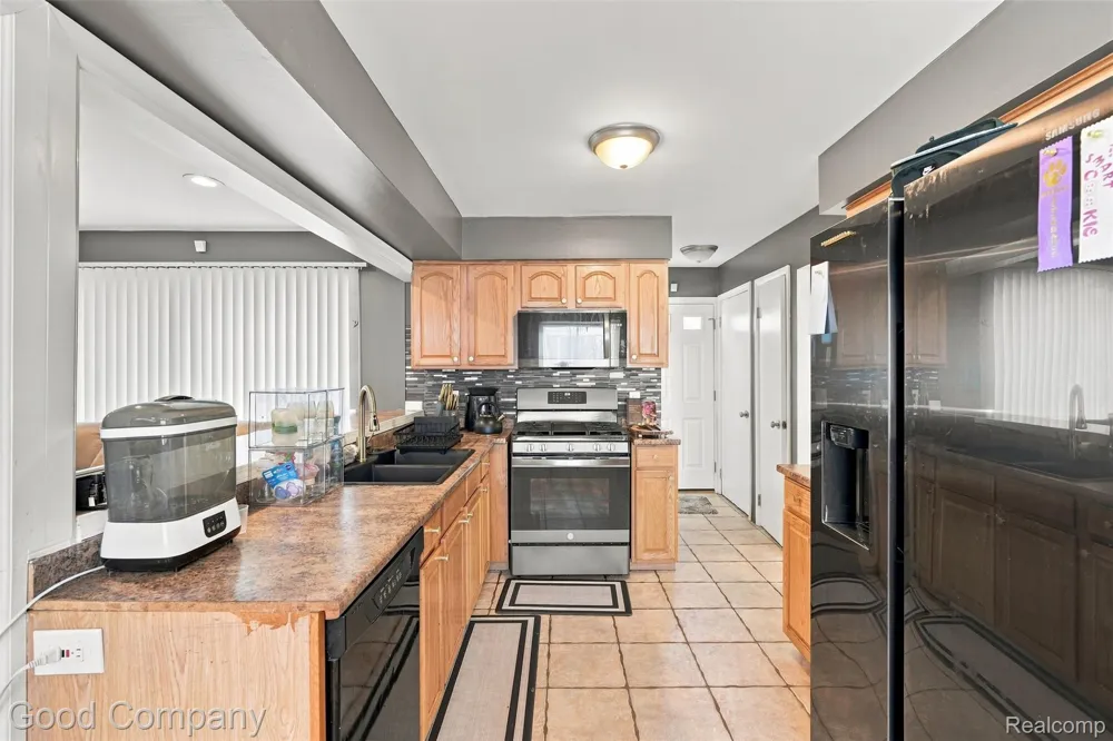 29293 Marshall Street Southfield City, MI 48076