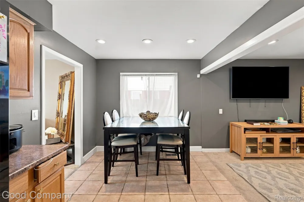 29293 Marshall Street Southfield City, MI 48076