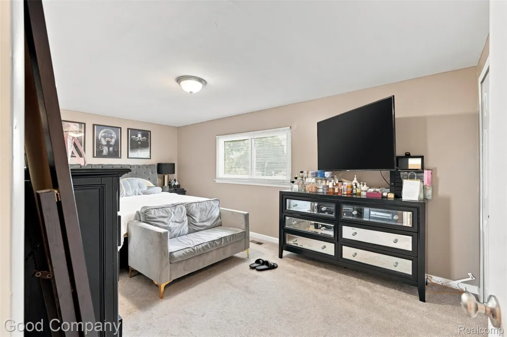 29293 Marshall Street Southfield City, MI 48076