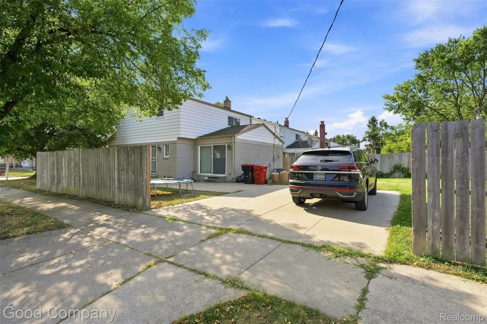 29293 Marshall Street Southfield City, MI 48076