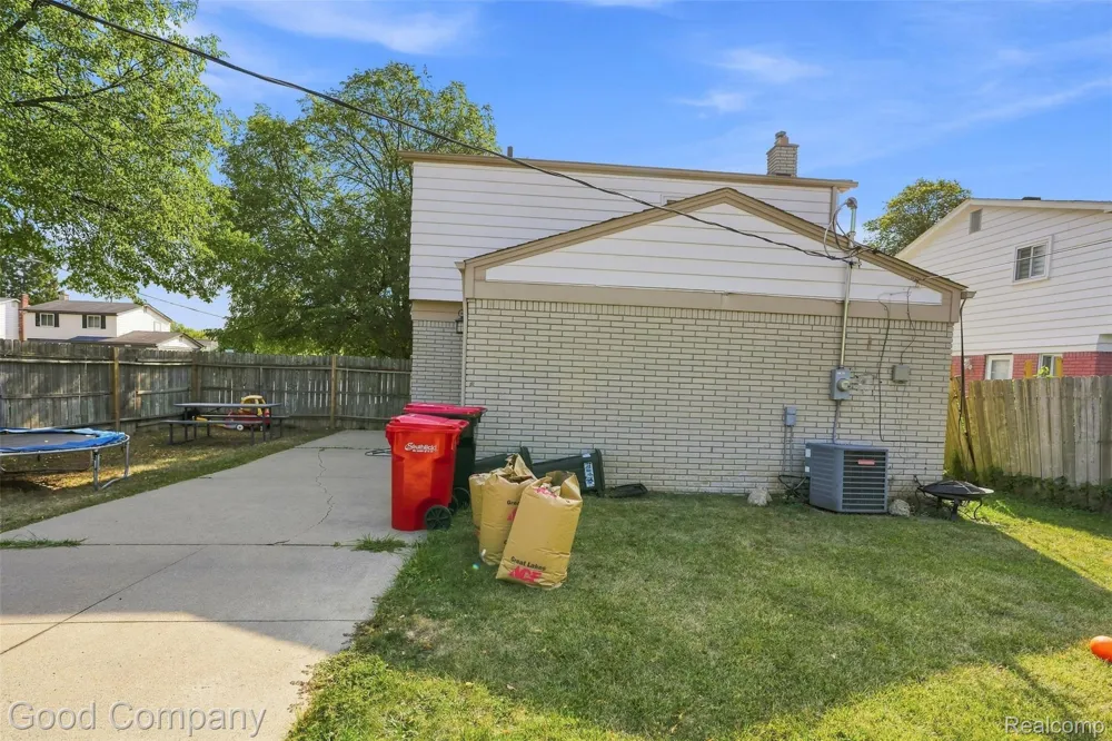 29293 Marshall Street Southfield City, MI 48076