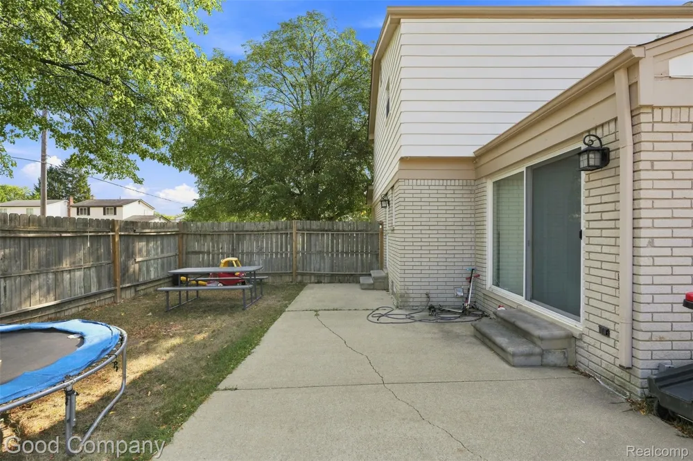 29293 Marshall Street Southfield City, MI 48076