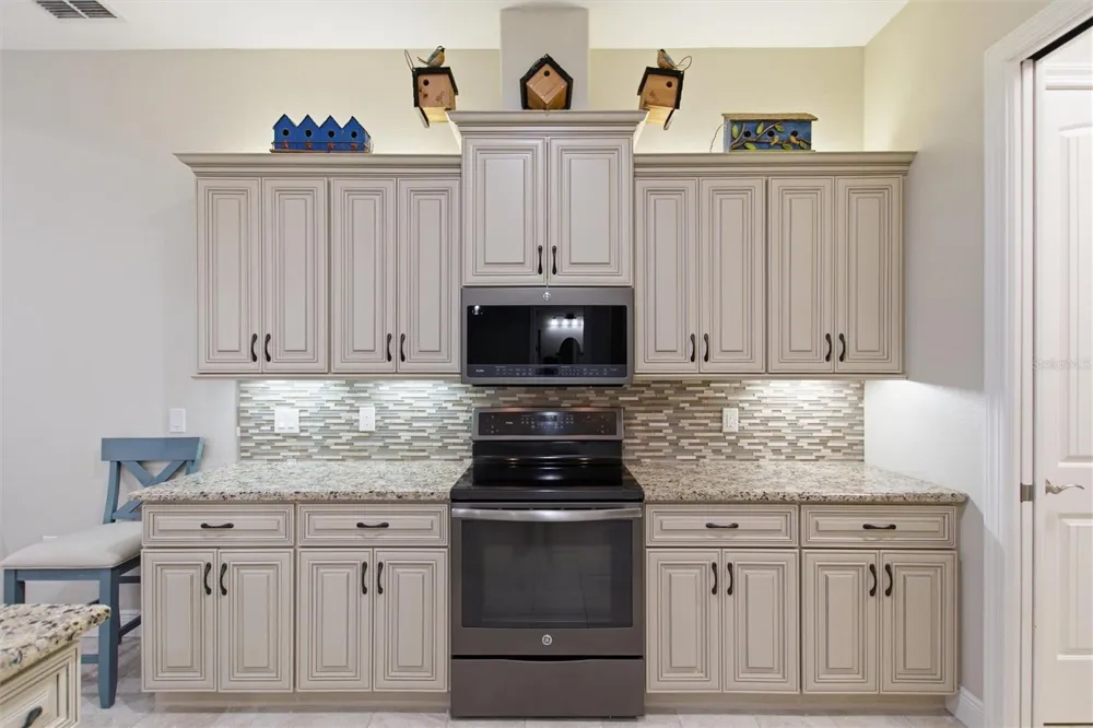 716 TEABERRY TRAIL Polk City, FL 33868