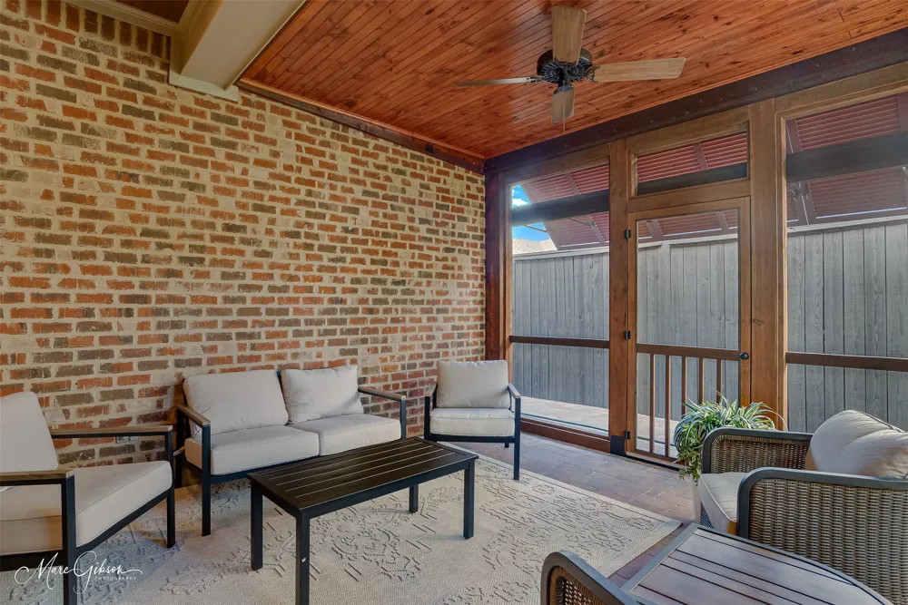 1951 Buckhorn Drive Shreveport, LA 71106