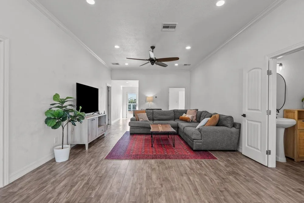 214 Sampan Drive Tiki Island, TX 77554