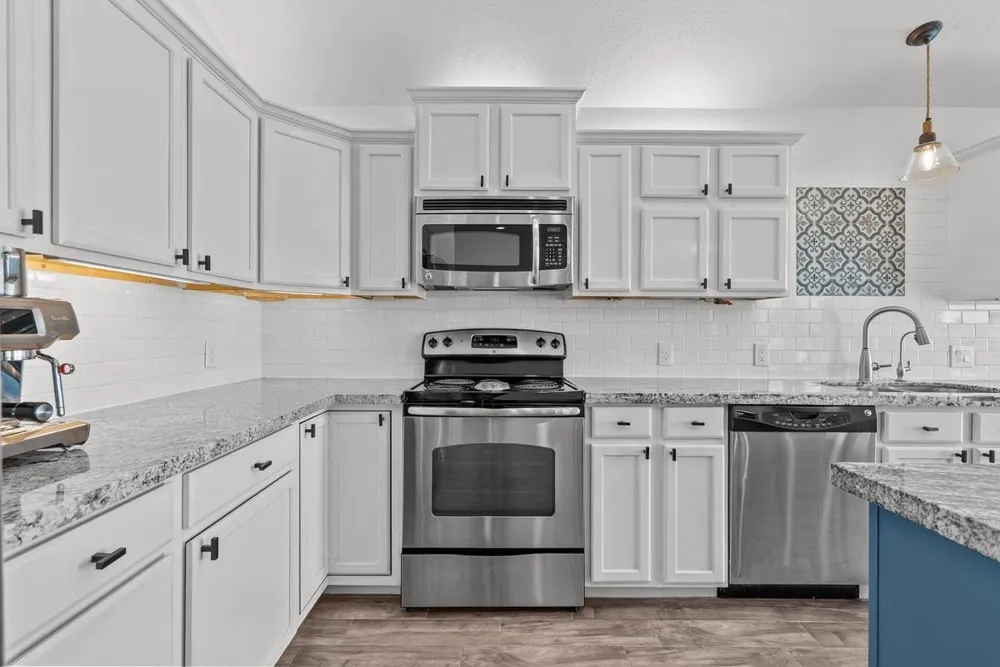 214 Sampan Drive Tiki Island, TX 77554