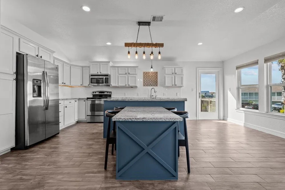 214 Sampan Drive Tiki Island, TX 77554