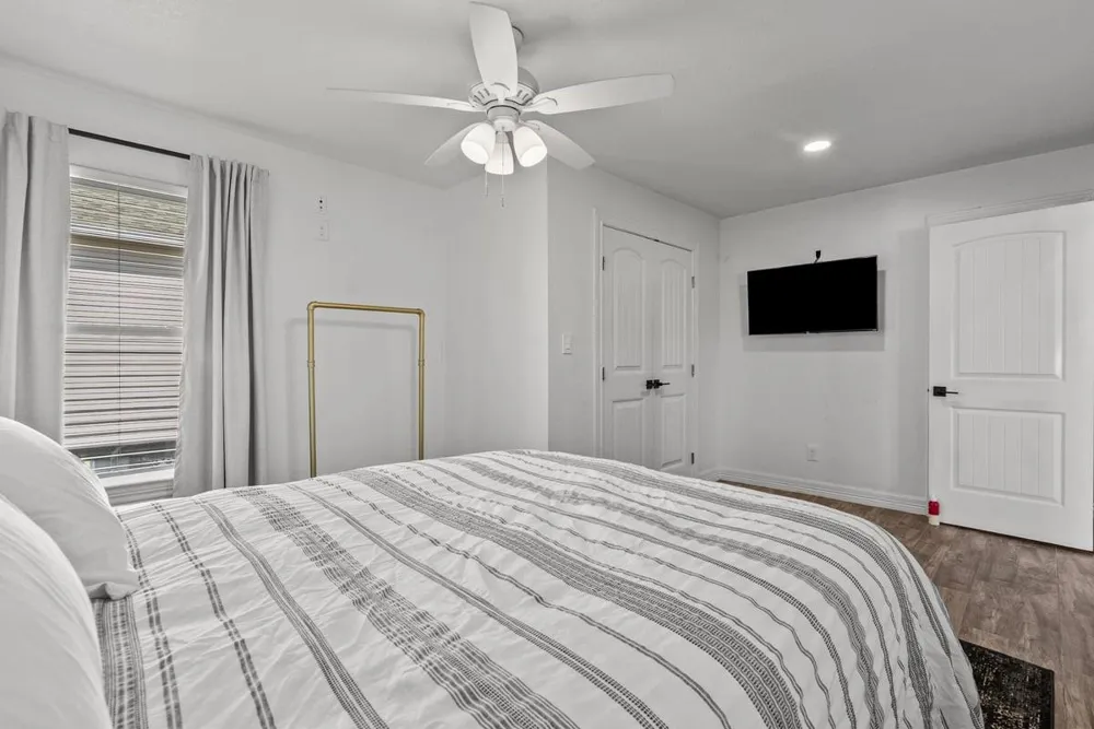 214 Sampan Drive Tiki Island, TX 77554
