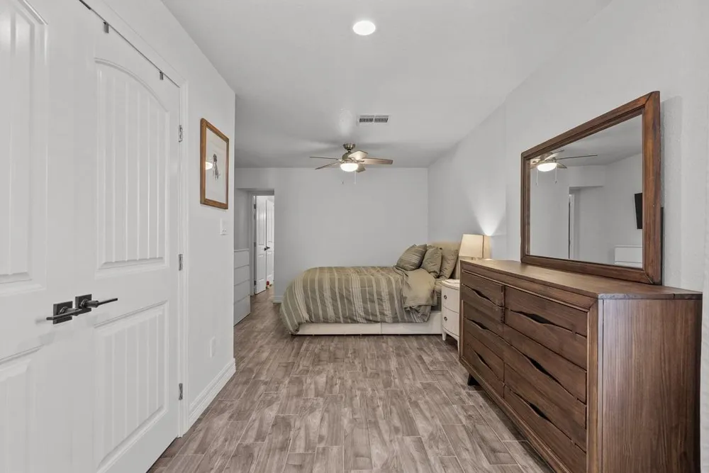 214 Sampan Drive Tiki Island, TX 77554