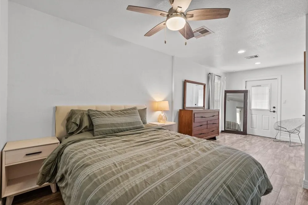 214 Sampan Drive Tiki Island, TX 77554