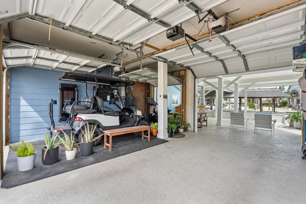 214 Sampan Drive Tiki Island, TX 77554