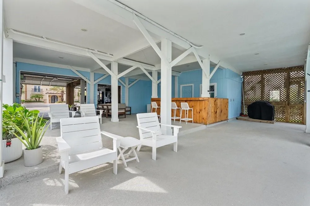 214 Sampan Drive Tiki Island, TX 77554