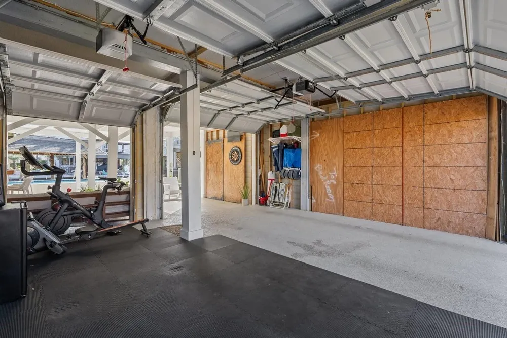 214 Sampan Drive Tiki Island, TX 77554