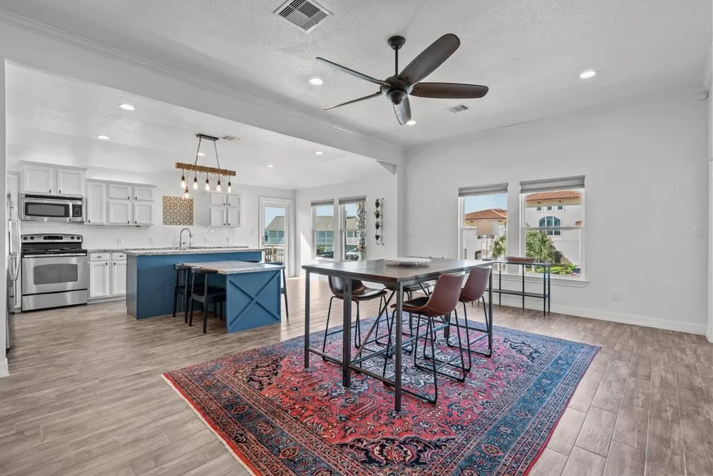 214 Sampan Drive Tiki Island, TX 77554