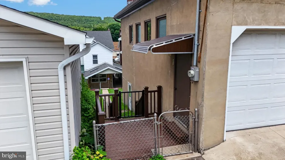 408 E PATTERSON STREET Lansford, PA 18232