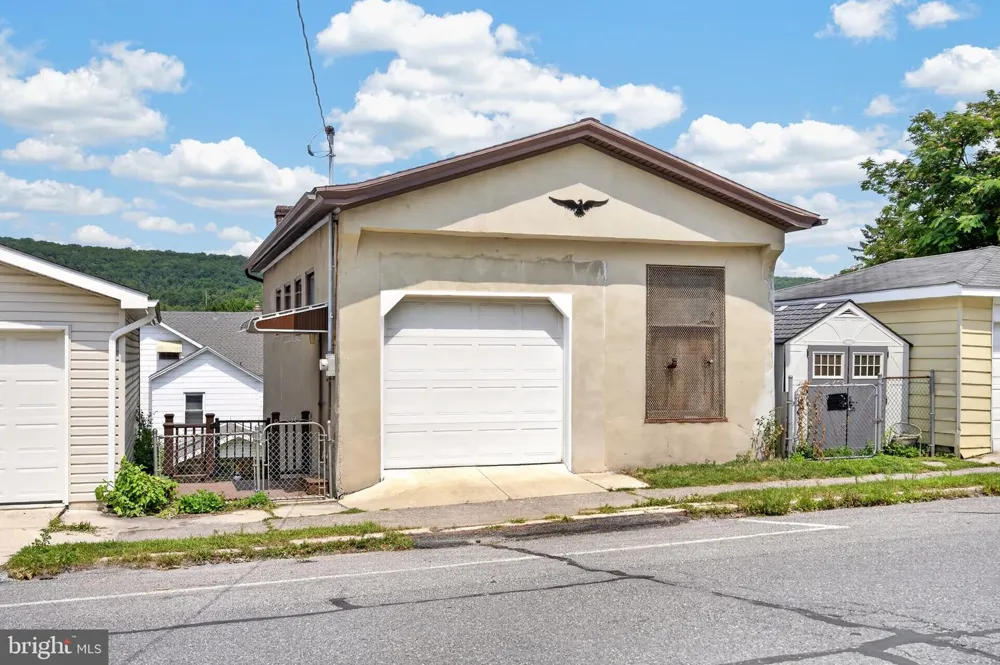 408 E PATTERSON STREET Lansford, PA 18232